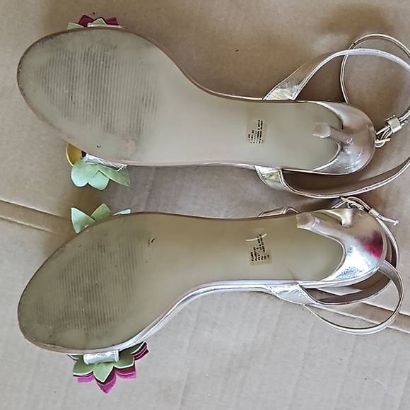 Betsey Johnson gold metallic Fluer ankle strap heels-8.5 - Picture 8 of 12